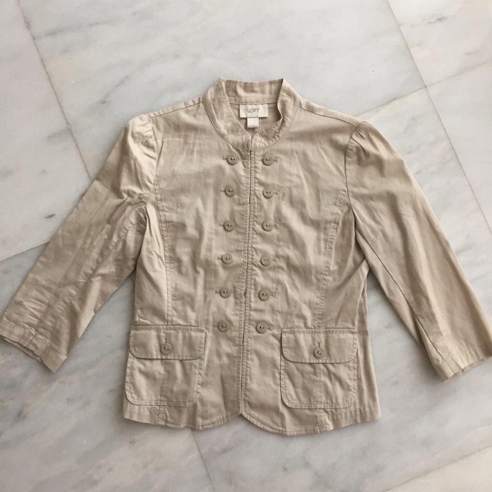 Lightweight button-down LOFT jacket
